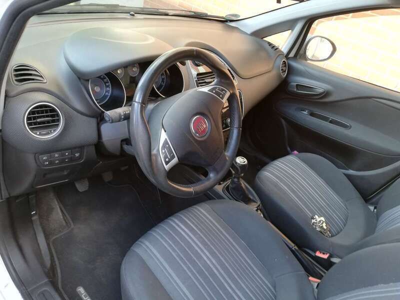 Weiß Gebraucht 2011 Fiat Grande Punto Kleinwagen | 3.600 € (Etwas zu teuer) - Bild 1/4