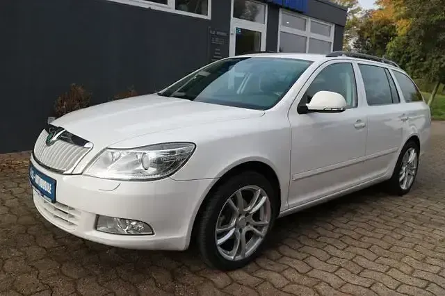 Używany Renault Modus 74 KM (54 kW) 2011 Biały Minivan