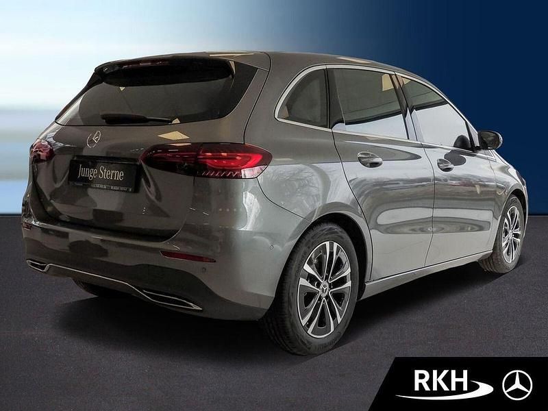 Gebraucht Mercedes B200 Progressive 163 PS (119 kW) 2025 Grau Van / Kleinbus