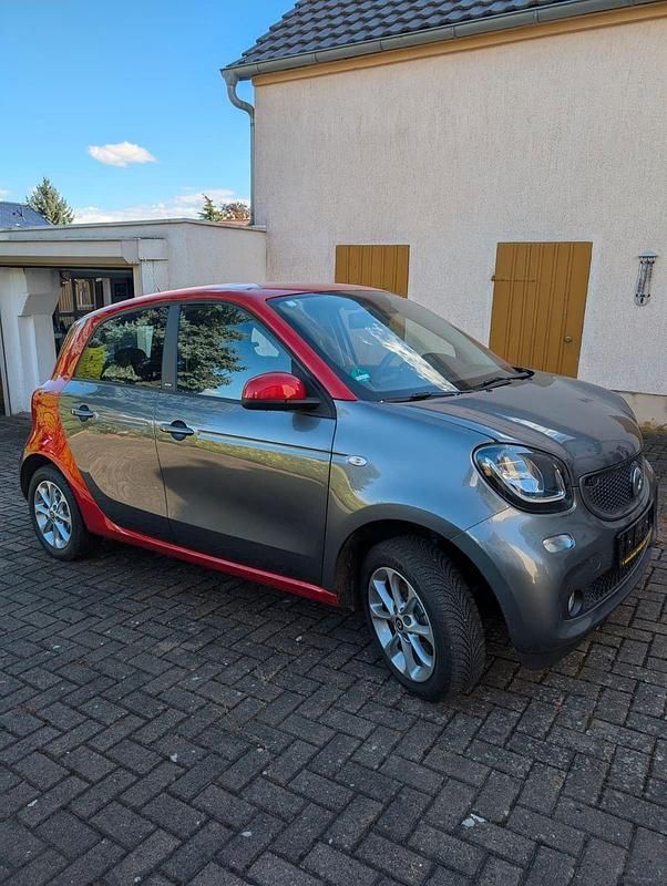 Grau Gebraucht 2018 Smart ForFour Kleinwagen | 15.999 € (Fairer Preis) - Bild 1/4