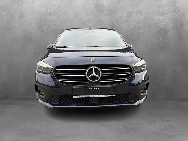 Gebraucht Mercedes T180 Progressive 116 PS (85 kW) 2026 Cavansitblau Van / Kleinbus