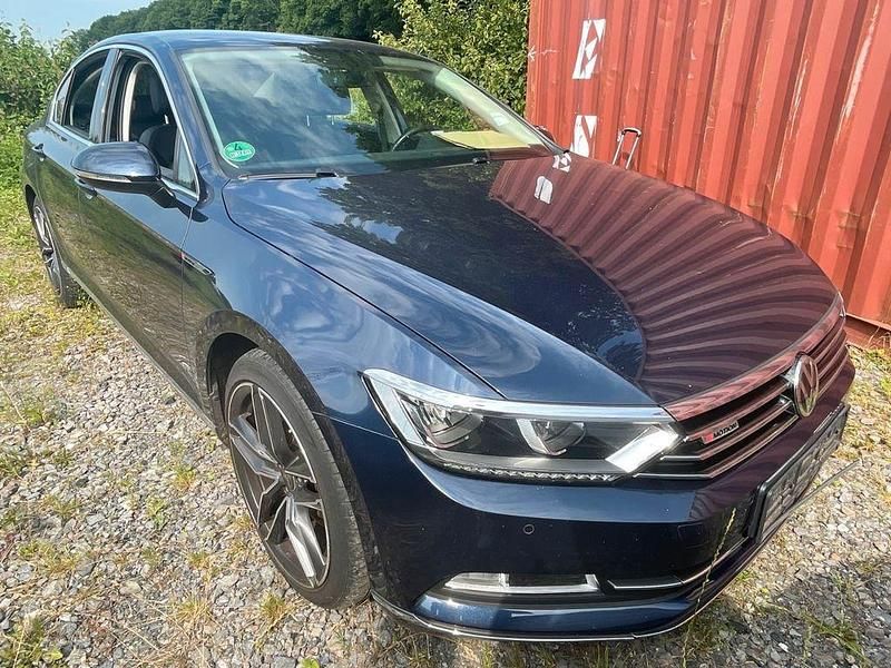 Gebraucht VW Passat 190 PS (139 kW) 2015 Blau Limousine
