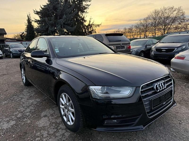 Gebraucht Audi A4 Attraction 177 PS (130 kW) 2014 Phantomschwarz perleffekt Limousine