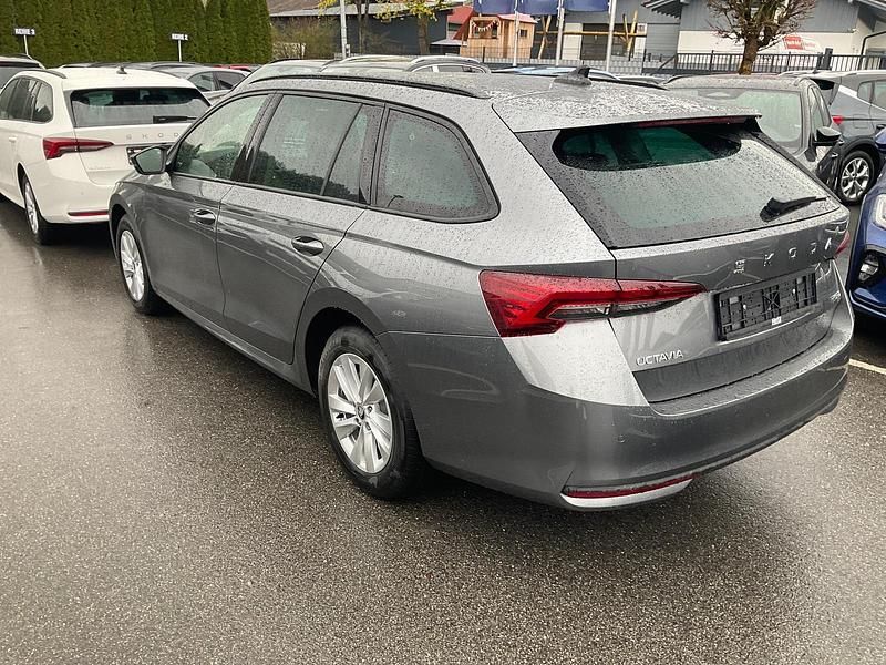 Neu Skoda Octavia Selection 2026 Graphite grau metallic Kombi
