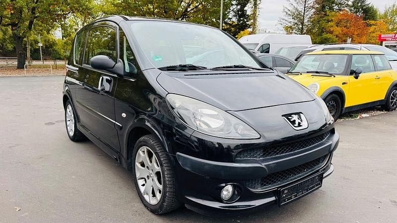 Gebraucht Peugeot 1007 Premium 73 PS (53 kW) 2008 Schwarz Van / Kleinbus