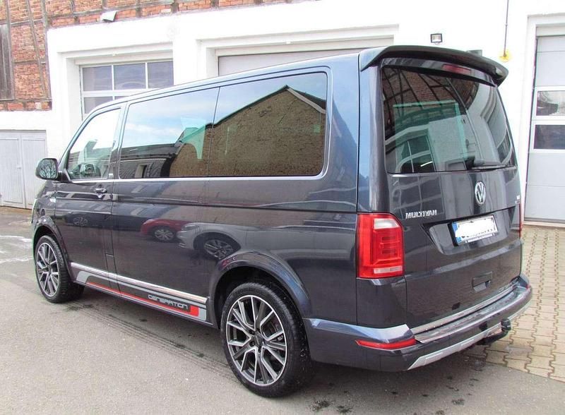 Second-hand VW T6 150 CP (110 kW) 2016 Albastru Van