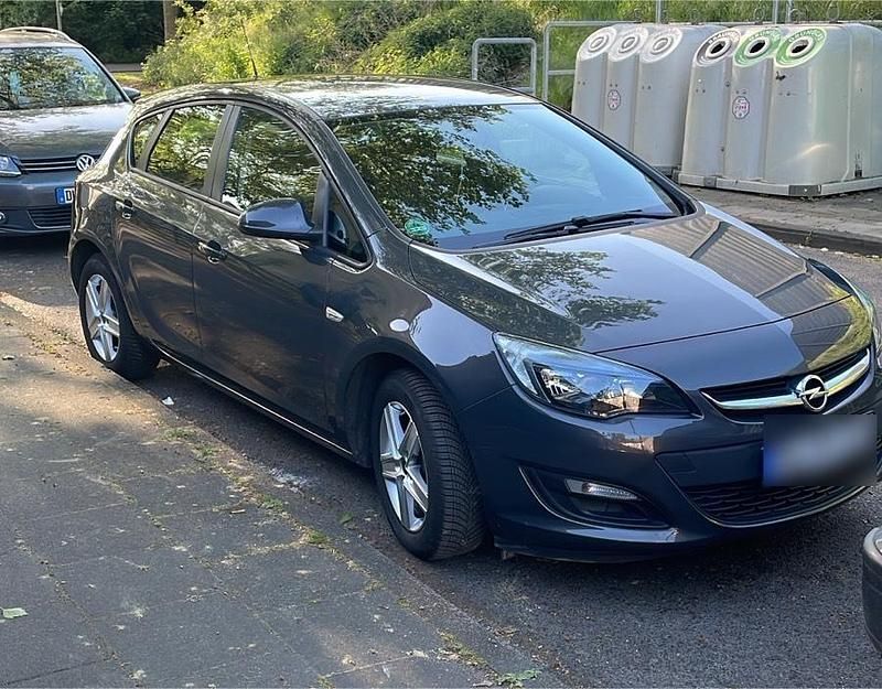 Gebraucht Opel Astra 116 PS (85 kW) 2015 Grau Limousine