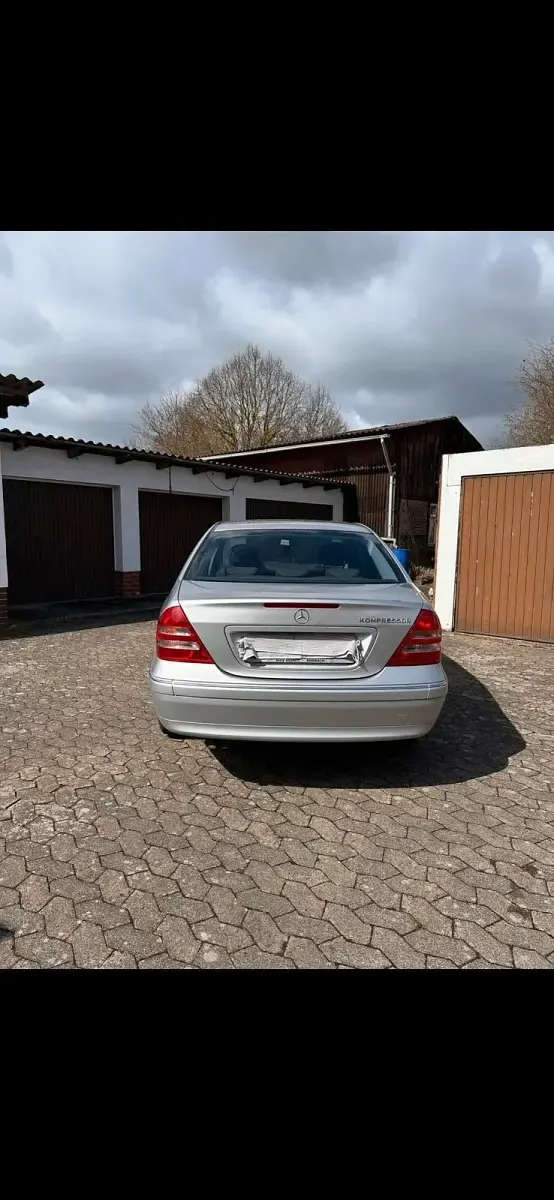 Gebraucht Mercedes C180 143 PS (105 kW) 2004 Silber Limousine
