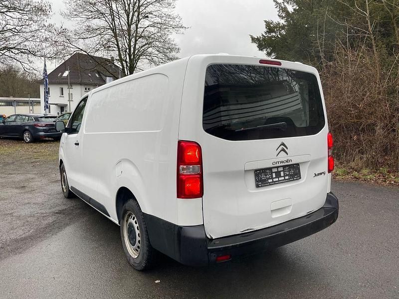 Second-hand Citroën Jumpy Business Class 122 CP (89 kW) 2017 Alb Monovolum