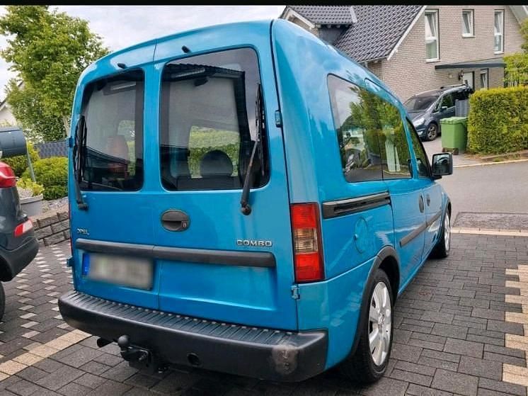 Gebraucht Opel Combo 90 PS (66 kW) 2002 Blau Van / Kleinbus