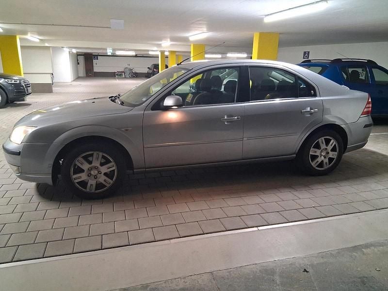 Gebraucht Ford Mondeo 140 PS (102 kW) 2007 Silber Limousine