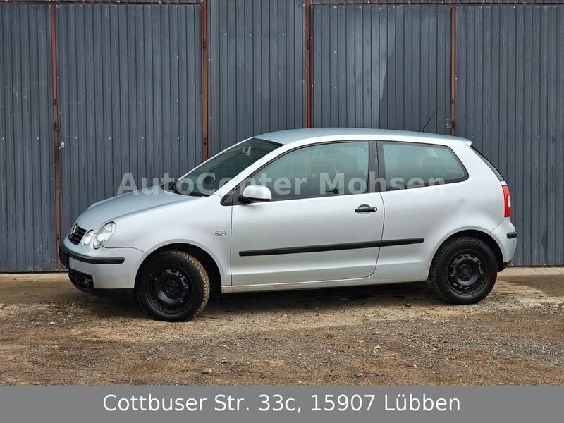 Reflexsilber metallic Gebraucht 2004 VW Polo Basis Kleinwagen | 599 € (Superpreis) - Bild 1/4