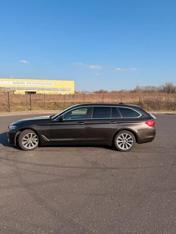 Gebraucht BMW 520 190 PS (139 kW) 2018 Braun Kombi
