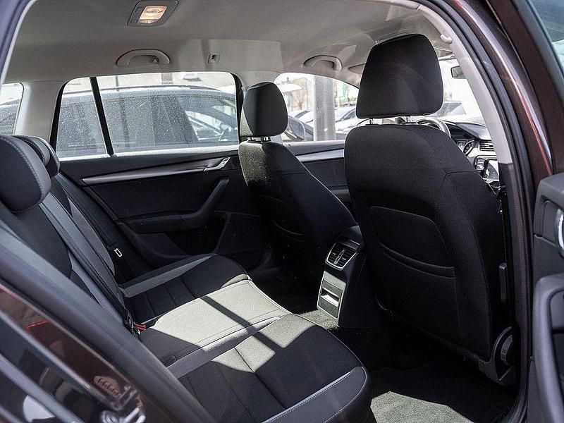 Gebraucht Skoda Octavia Joy 150 PS (110 kW) 2016 Topazbraun Kleinwagen