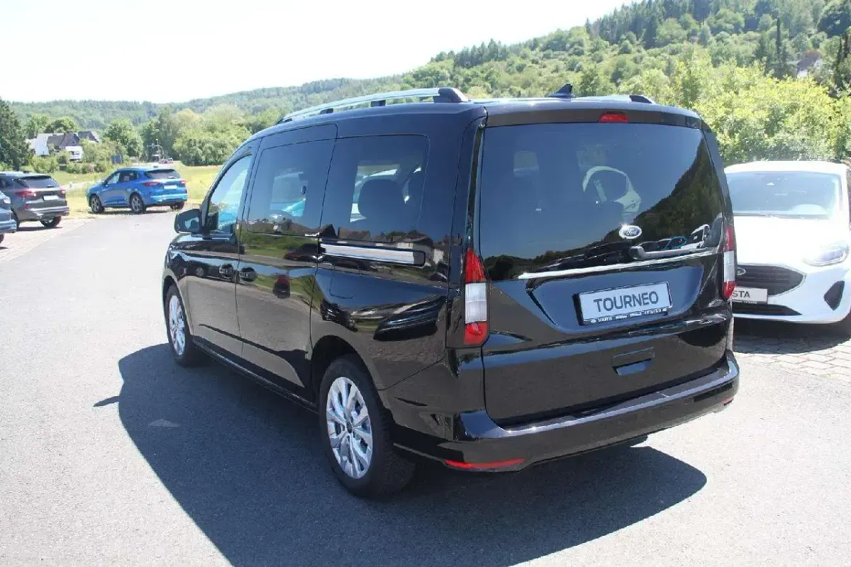 Gebraucht Ford Tourneo Titanium 122 PS (89 kW) 2025 Cyclone intense black Van / Kleinbus