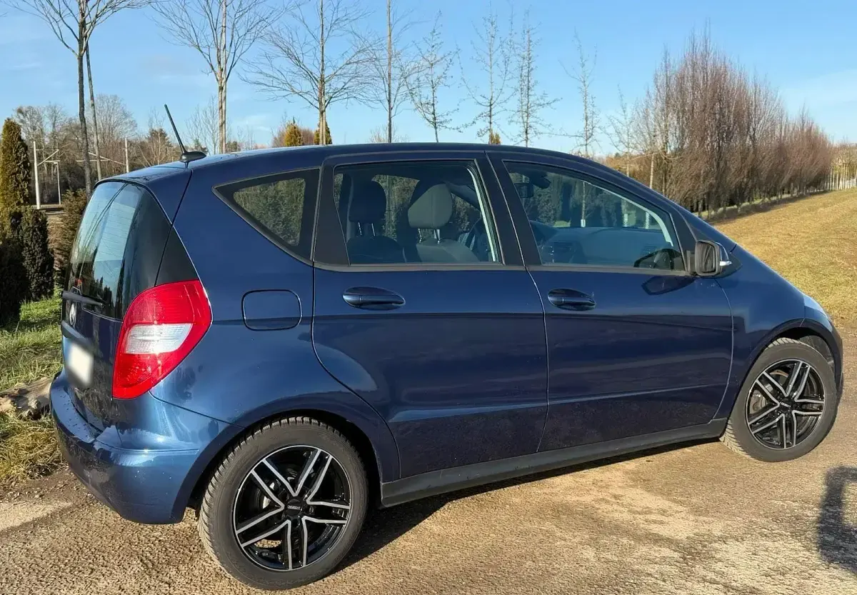 Gebraucht Mercedes A160 95 PS (69 kW) 2009 Blau Limousine
