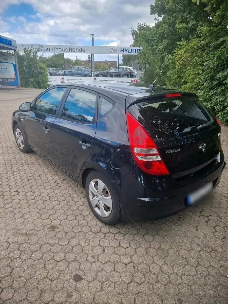 Gebraucht Hyundai i30 105 PS (77 kW) 2009 Schwarz Kleinwagen