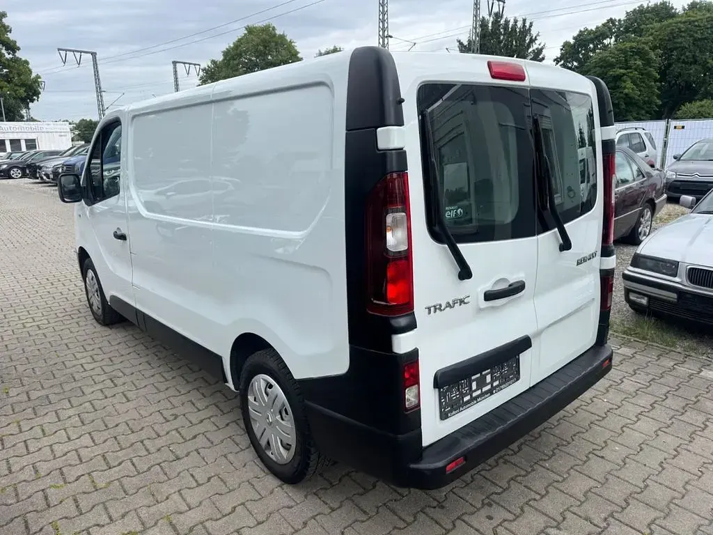 Gebraucht Renault Trafic Komfort 95 PS (69 kW) 2019 Weiß Van / Kleinbus