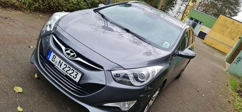 Gebraucht Hyundai i40 Style 136 PS (100 kW) 2013 Grau Kombi