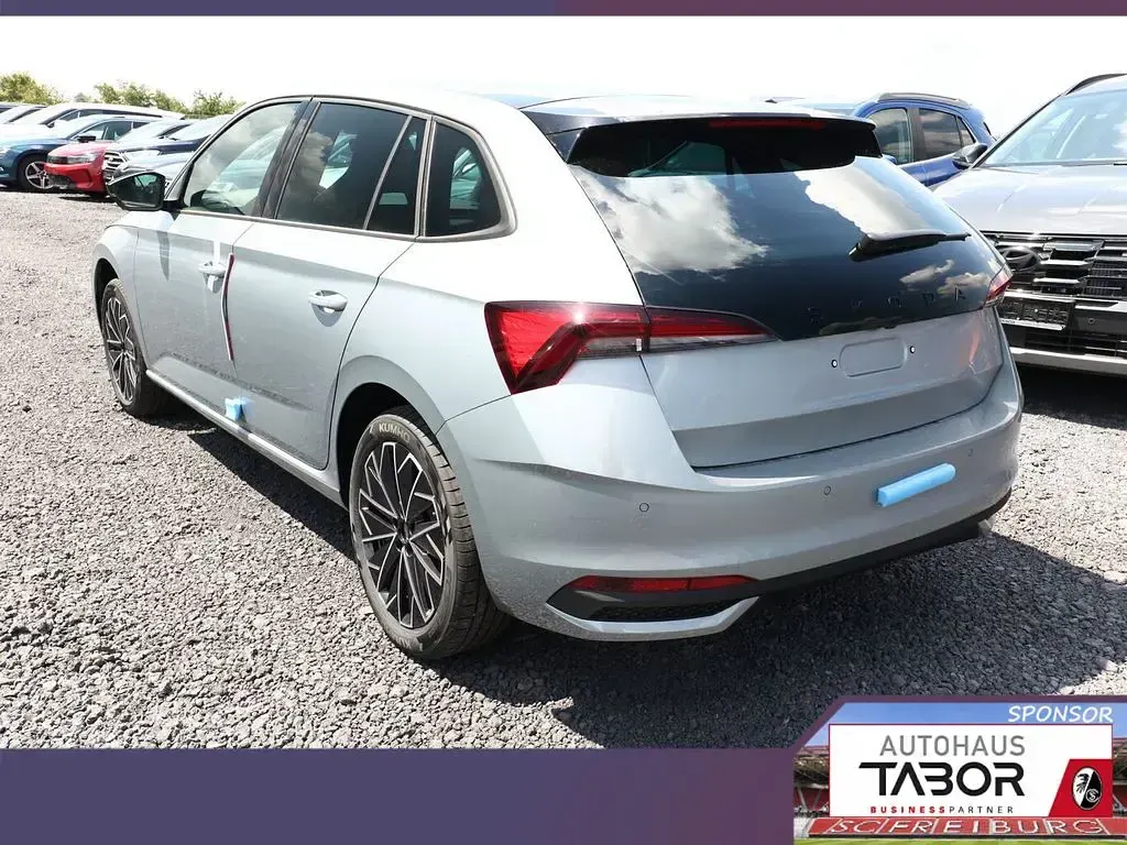 Neu Skoda Scala Dynamic 150 PS (110 kW) 2025 Silber (brillant silver metallic) Kleinwagen