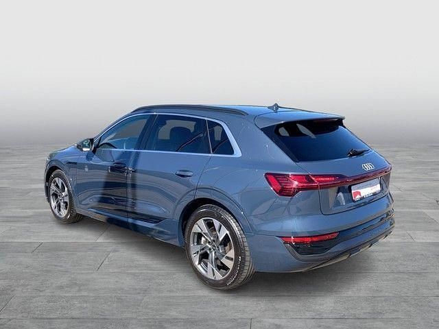 Gebraucht Audi Q8 e-tron Advanced Plus 300 kW (408 PS) 2023 Plasmablau metallic SUV