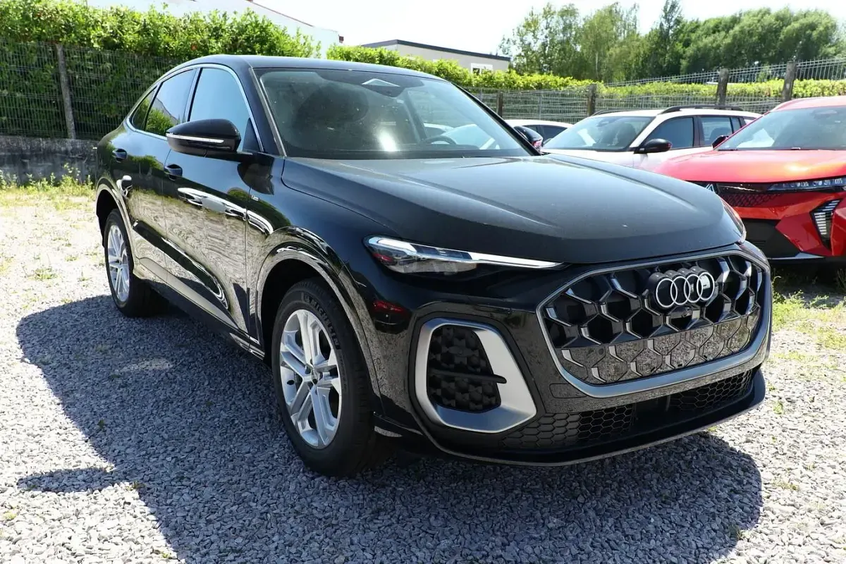 Neu Audi Q5 S-Line 204 PS (150 kW) 2026 Mythosschwarz metallic SUV