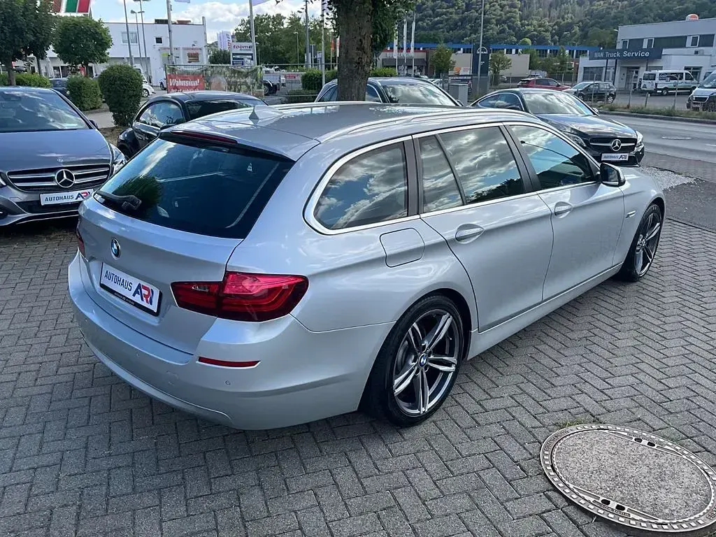 Gebraucht BMW 520 Comfort Edition 184 PS (135 kW) 2014 Silber Kombi