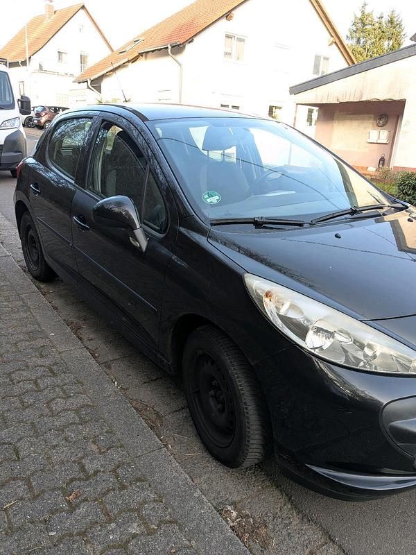 Gebraucht Peugeot 207 95 PS (69 kW) 2009 Schwarz Kleinwagen