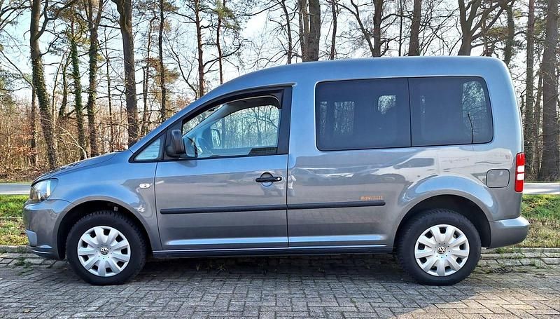 Gebraucht VW Caddy 85 PS (62 kW) 2011 Silber Van / Kleinbus