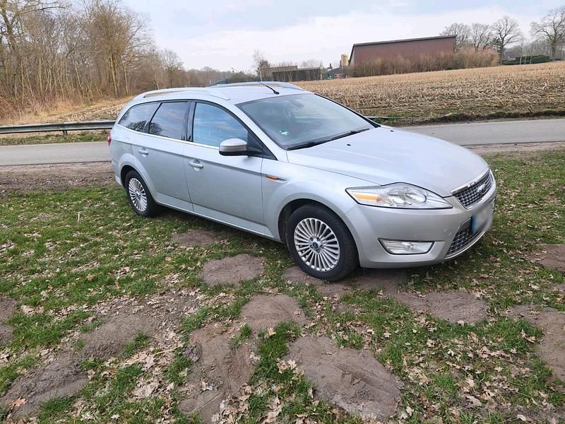 Gebraucht Ford Mondeo 140 PS (102 kW) 2010 Grau Kombi