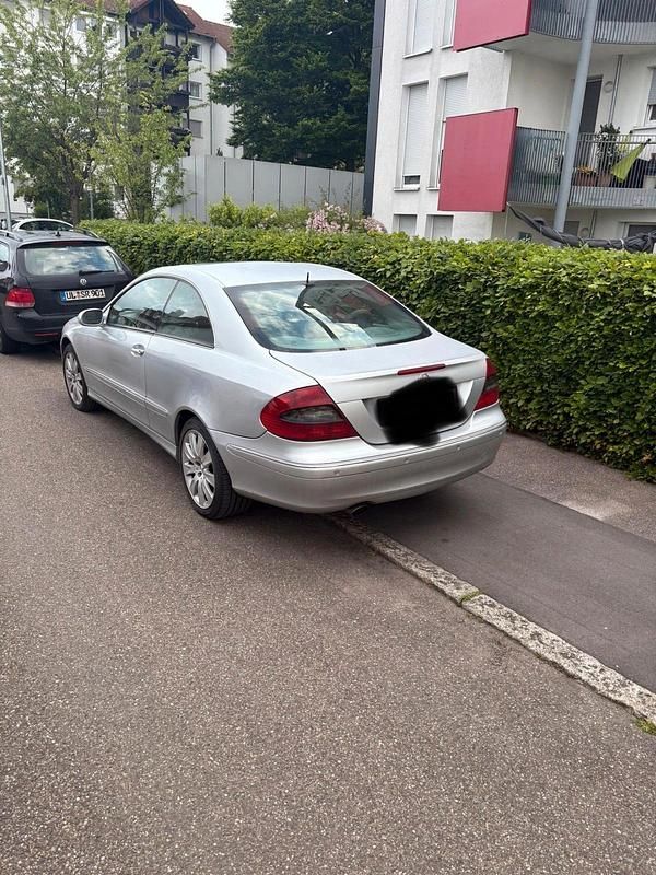 Silber Gebraucht 2005 Mercedes CLK200 Coupé | 3.099 € (Fairer Preis) - Bild 1/2