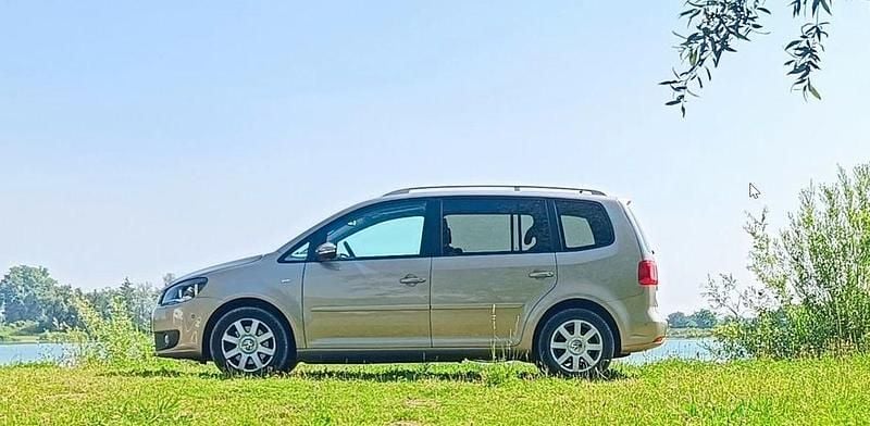 Gebraucht VW Touran 140 PS (102 kW) 2015 Beige Van / Kleinbus