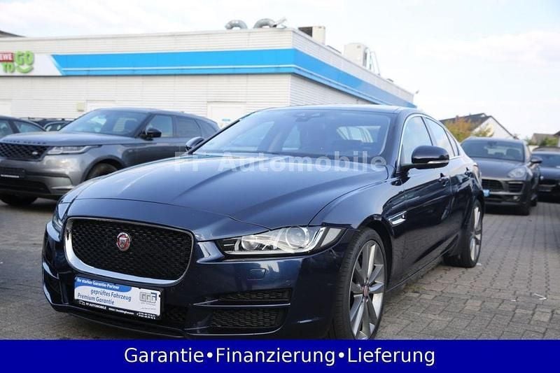 Gebraucht Jaguar XE Portfolio 179 PS (131 kW) 2015 Blau Limousine