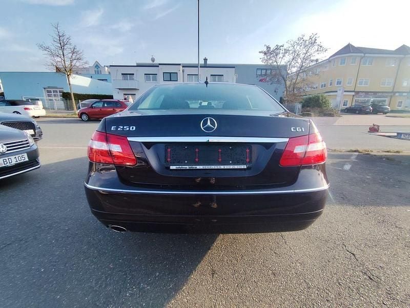 Gebraucht Mercedes E250 204 PS (150 kW) 2009 Braun Limousine