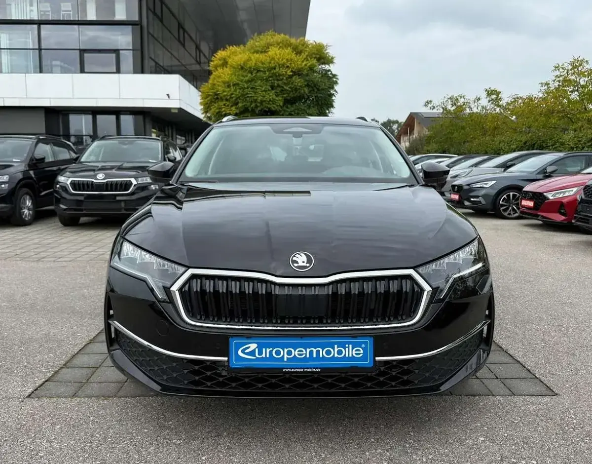 Neu Skoda Octavia Easy 150 PS (110 kW) 2025 Blackmagic perleffekt/schwarz Kombi
