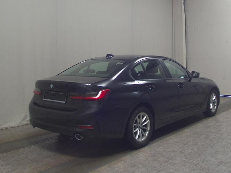 Gebraucht BMW 320 Advantage 190 PS (139 kW) 2020 Schwarz Limousine