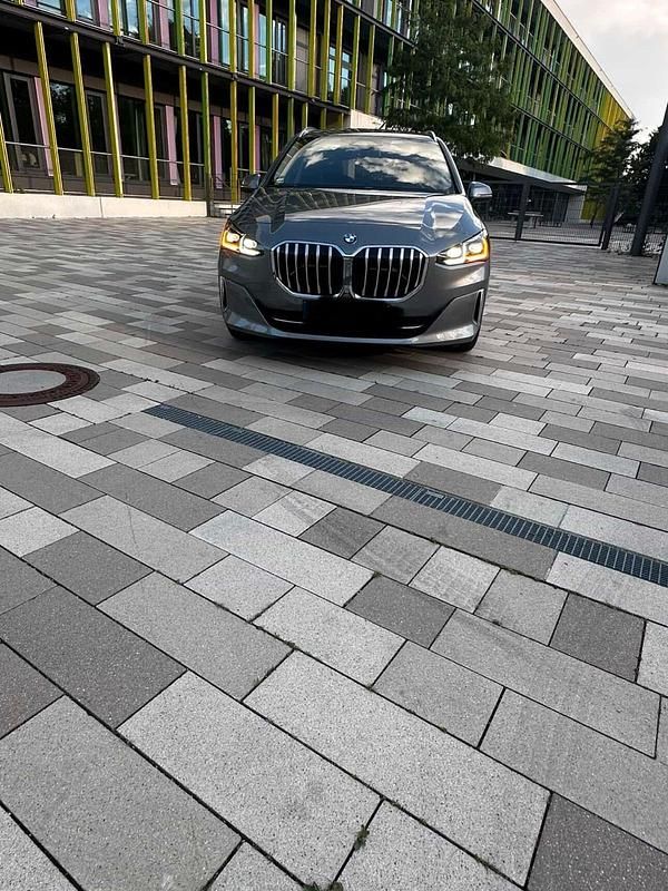 Gebraucht BMW 220 Active Tourer Performance 218 PS (160 kW) 2023 Silber Van / Kleinbus
