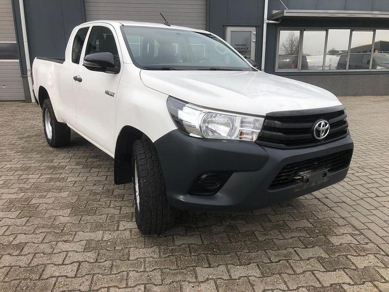 Gebraucht Toyota HiLux 150 PS (110 kW) 2020 Weiß Pickup