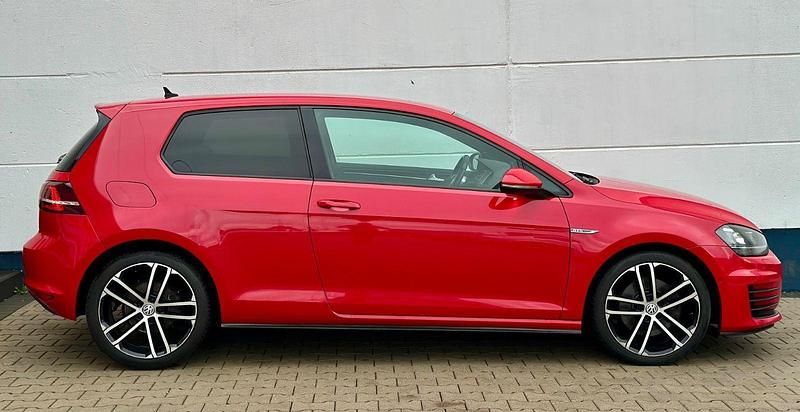 Gebraucht VW Golf GTD 184 PS (135 kW) 2015 Rot Coupé