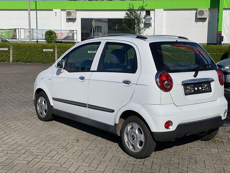 Gebraucht Chevrolet Matiz SE 67 PS (49 kW) 2009 Weiß Kleinwagen