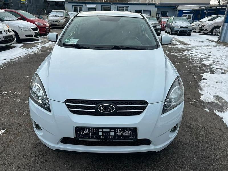 Gebraucht Kia Ceed 116 PS (85 kW) 2011 Weiß Kleinwagen