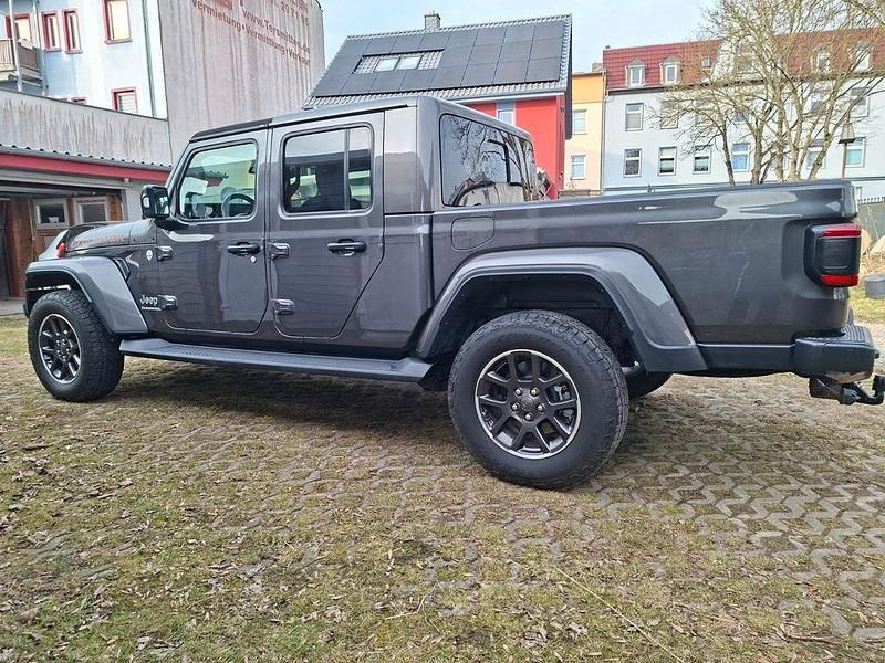 Gebraucht Jeep Gladiator 264 PS (194 kW) 2023 Grau Pickup