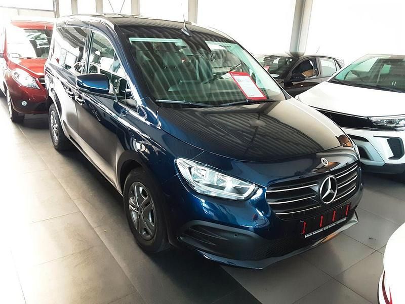 Gebraucht Mercedes 180 116 PS (85 kW) 2023 Blau Limousine