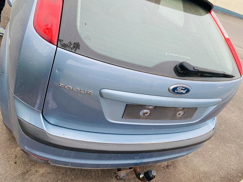 Second-hand Ford Focus 101 CP (74 kW) 2007 Albastru Break