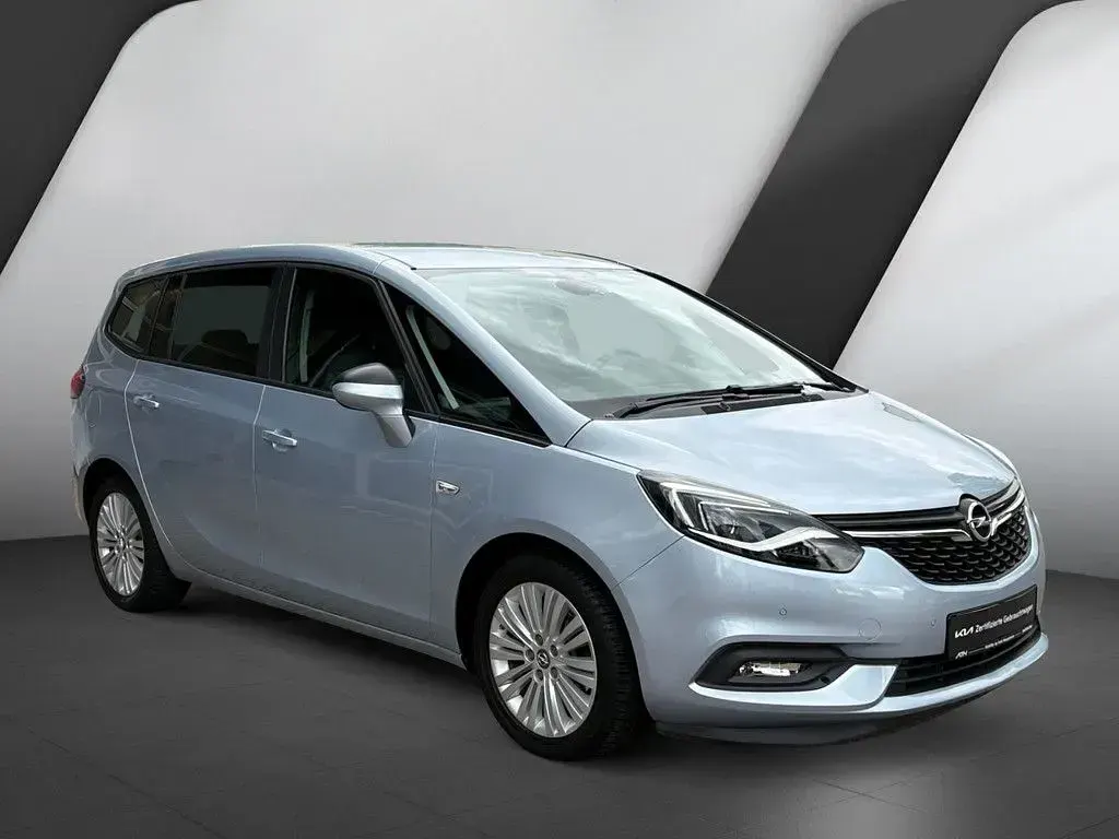 Gebraucht Opel Zafira Innovation 140 PS (102 kW) 2018 Silber Van / Kleinbus