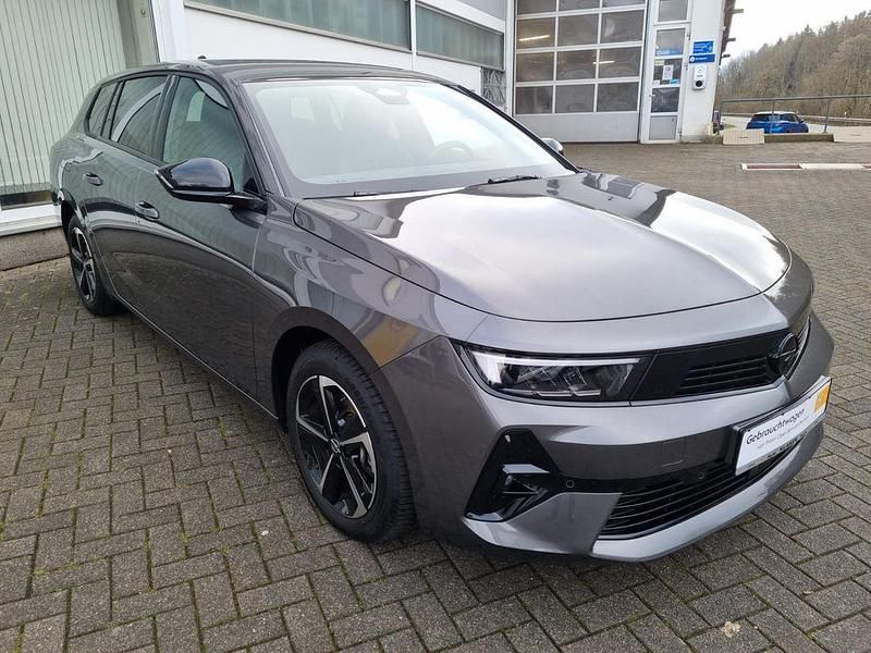 Gebraucht Opel Astra 131 PS (96 kW) 2024 Grau Kombi
