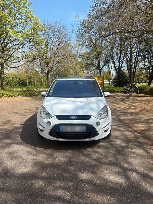 Gebraucht Ford S-MAX S 203 PS (149 kW) 2010 Weiß Van / Kleinbus