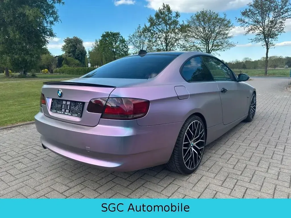Gebraucht BMW 320 177 PS (130 kW) 2008 Schwarz Coupé