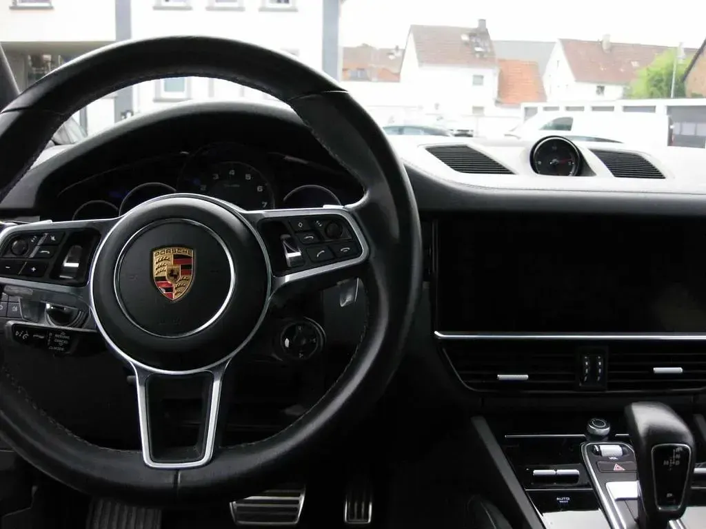 Gebraucht Porsche Cayenne S Platinum Edition 441 PS (324 kW) 2022 Tiefschwarzmetallic (metallic) SUV