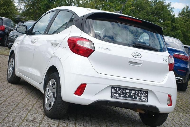 Gebraucht Hyundai i10 Select 67 PS (49 kW) 2021 Weiß Kleinwagen
